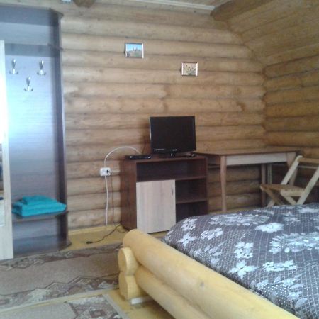 Boykivskiy Dvir Hotel Yasenitsa Zamkova Luaran gambar