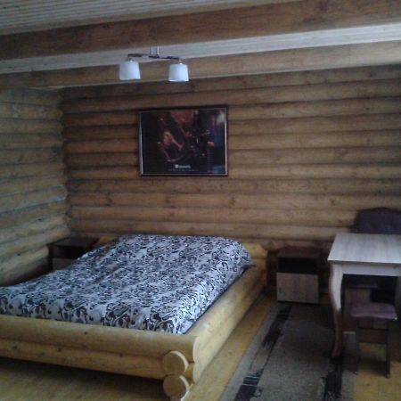 Boykivskiy Dvir Hotel Yasenitsa Zamkova Luaran gambar