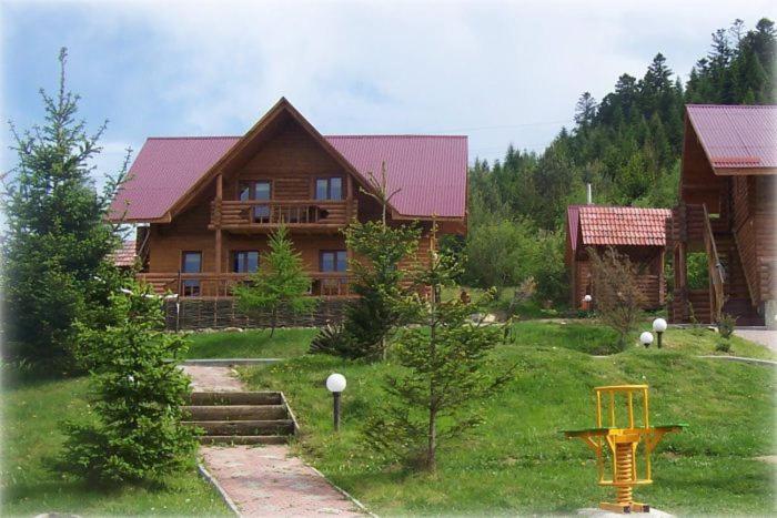 Boykivskiy Dvir Hotel Yasenitsa Zamkova Luaran gambar