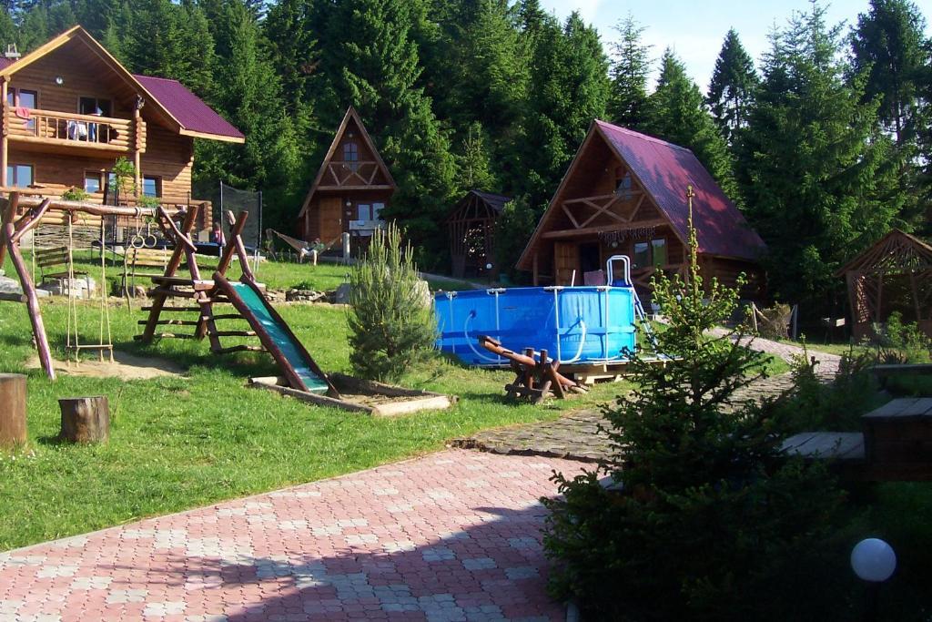 Boykivskiy Dvir Hotel Yasenitsa Zamkova Luaran gambar