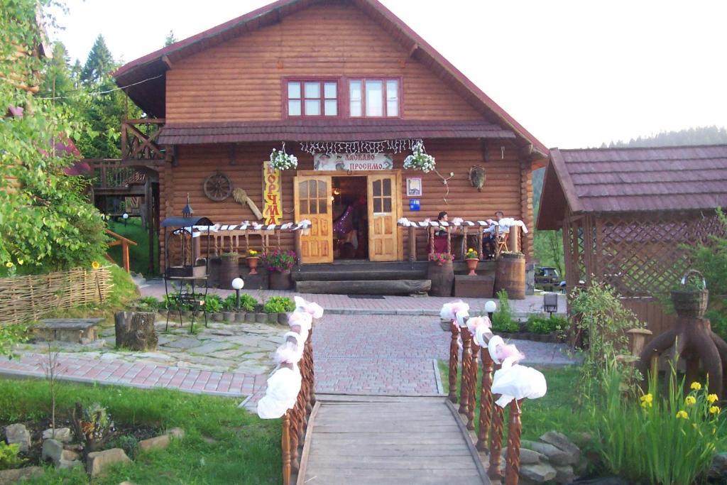 Boykivskiy Dvir Hotel Yasenitsa Zamkova Luaran gambar
